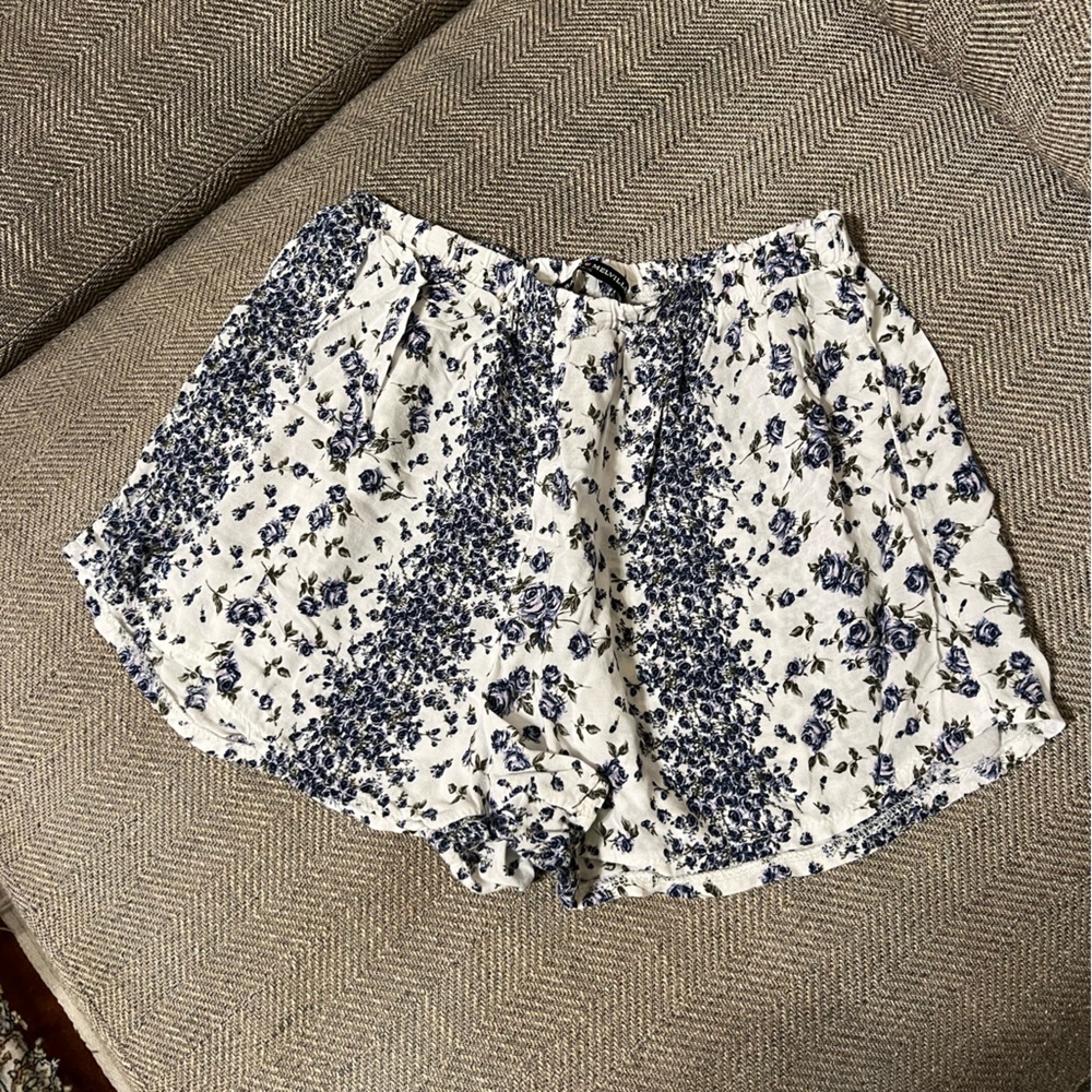 Brandy Melville floral shorts